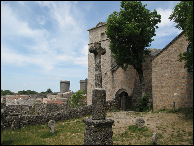 église et cimetière de la couvertoirade