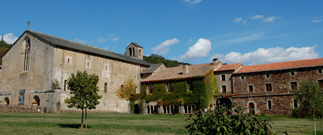 abbaye sylvanès vue extérieur
